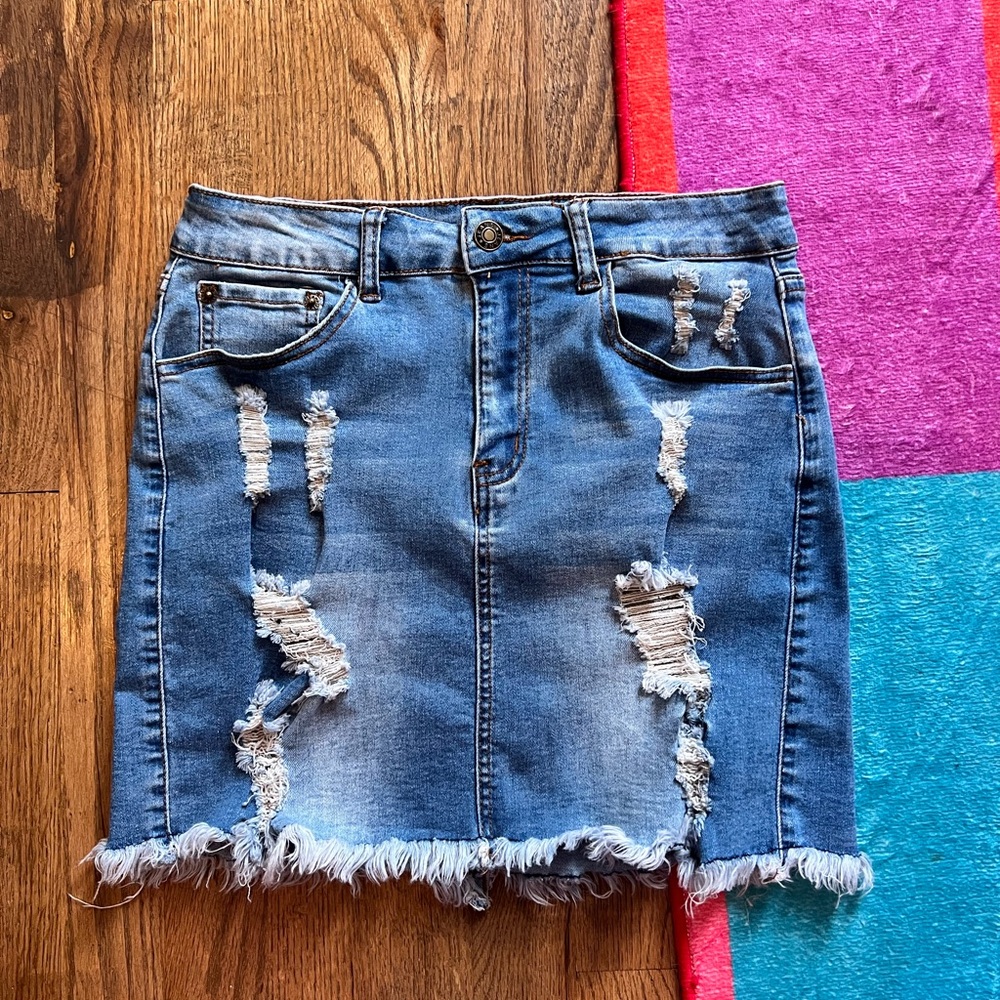 Distressed Denim Skirt Women’s Medium